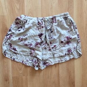 NWT Brandy Melville Eve Shorts